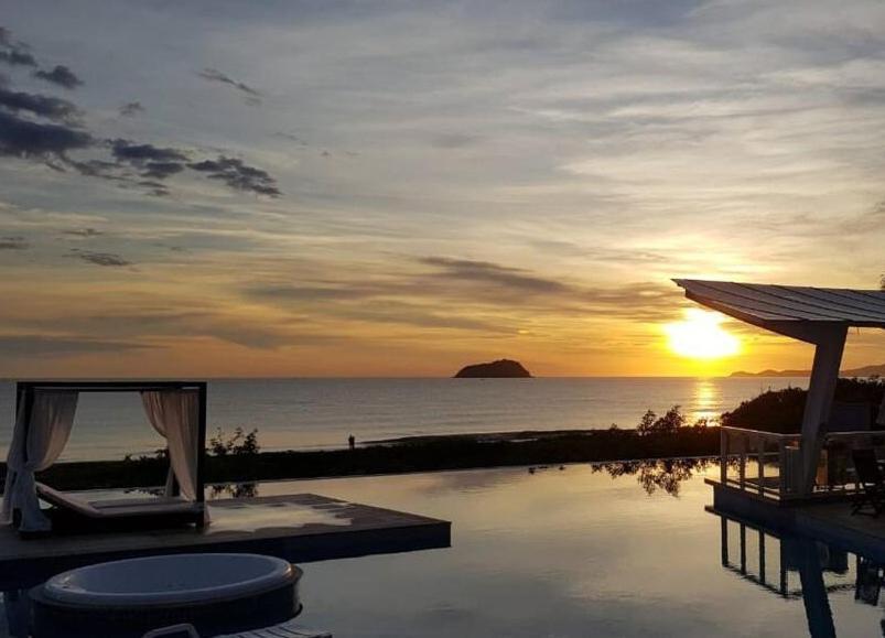 Ape Estilo Resort C/ Pe Na Areia E Vista Mar, Proximo Ao Beto Carrero Piçarras 외부 사진